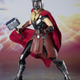 Imagen para el artículo titulado Ya puedes darle un primer vistazo a Natalie Portman como Thor en Thor: Love and Thunder